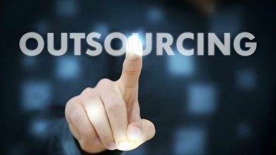 understanding-the-difference:-outsourcing-vs.-offshoring-in-simple-terms