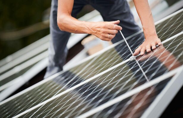solar-roof-vs.-traditional-solar-panels:-which-is-right-for-you?
